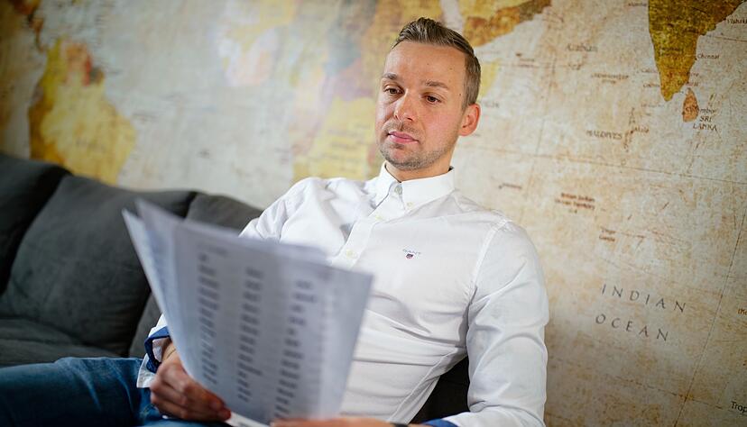 Der Weinheimer Nicolas Will stottert und übt täglich flüssiges Sprechen mit verschiedenen Übungen. Der Weinheimer Nicolas Will stottert und übt täglich flüssiges Sprechen mit verschiedenen Übungen.