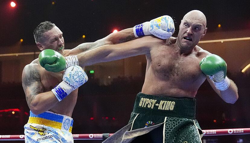 Der R&uuml;ckkampf der beiden Schwergewichts-Boxer Oleksandr Usyk (l) und Tyson Fury soll am 21. Dezember erneut in Riad stattfinden.