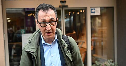 Cem Özdemir ist nach einer Insa-Umfrage der zweitbeliebteste Politiker Deutschlands. Cem Özdemir ist nach einer Insa-Umfrage der zweitbeliebteste Politiker Deutschlands.