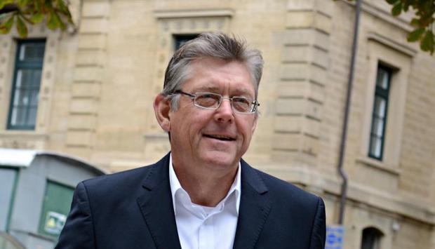 Hans-Michael Holczer auf dem Weg ins Stuttgarter Landgericht. Foto: Franziska Kraufmann