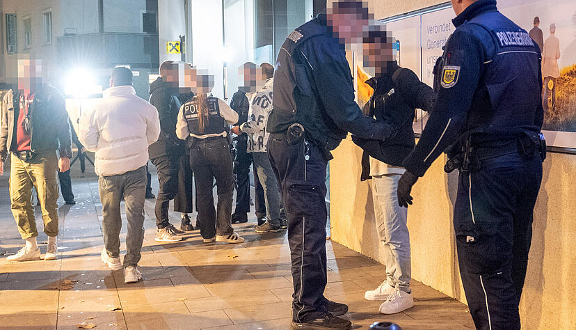 Die Polizei kontrollierte am Donnerstagabend erneut den Bereich rund um den Heilbronner Marktplatz.