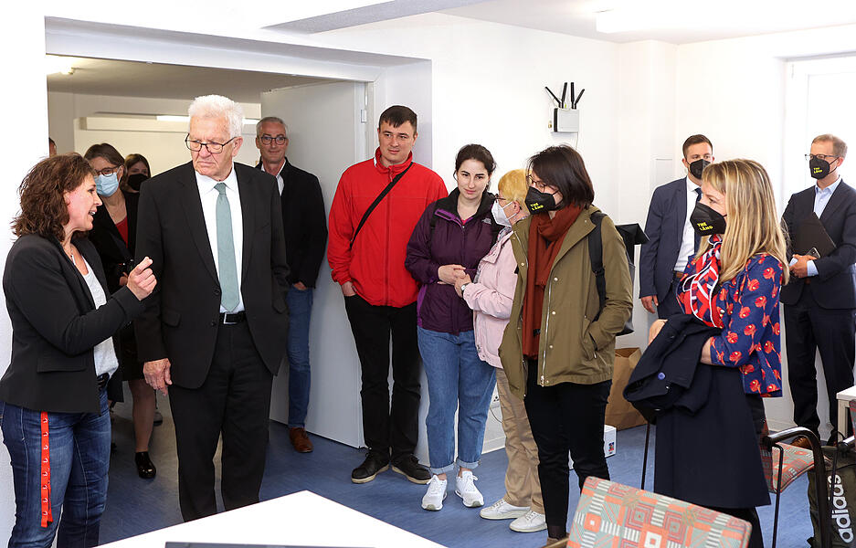 Ministerpräsident Kretschmann trifft in Heilbronn Ukraine-Flüchtlinge