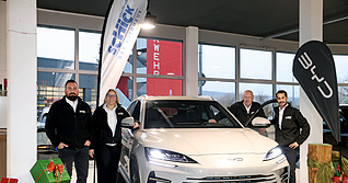 Gesch&auml;ftsf&uuml;hrerin Tina Schick und ihr Team freuen sich auf Samstag. Dann stellt das Weinsberger Autohaus die neu ins Programm aufgenommene Marke BYD vor. Mit etwas Gl&uuml;ck k&ouml;nnen Besucher eines dieser Autos gewinnen.