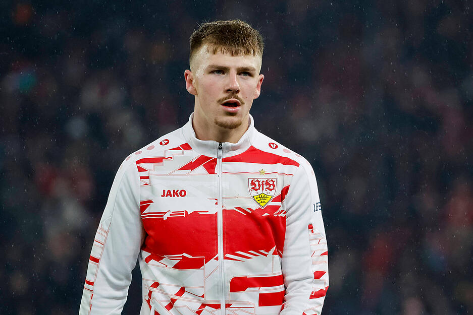 Finn Jeltsch (Bild vom Spiel gegen K&ouml;ln): Gewinnt das wichtige Kopfballduell vor dem 1:0. Hinten stabil. Suchte &ouml;fters den Weg nach vorne. Note: 2,5