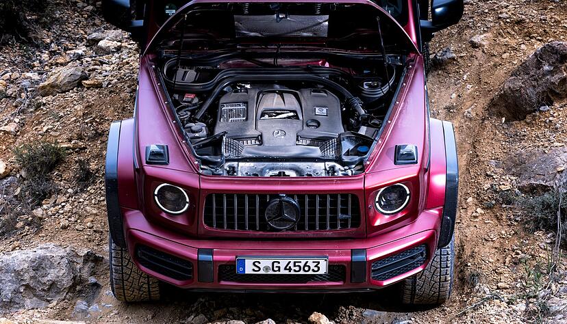 Der V8-Motor von AMG verf&uuml;gt &uuml;ber 430 kW/585 PS und beschleunigt den G 63 4x4&sup2; in 5,0 Sekunden von 0 auf 100 km/h.