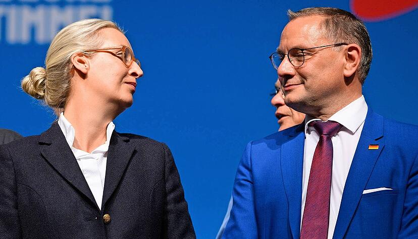 Der Verfassungsschutz hat die gesamte AfD als rechtsextremistisch eingestuft, die Partei wehrt sich dagegen. Der inzwischen geleakte Bericht listet auch regionale Akteure.