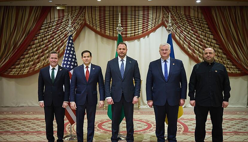 Die Unterhändler der USA und der Ukraine fanden einen gemeinsamen Ansatz. Die Unterhändler der USA und der Ukraine fanden einen gemeinsamen Ansatz.