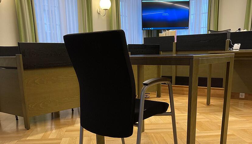 Am Amtsgericht Öhringen wurde der Fall eines Ladendiebs verhandelt. Weil er auf frischer Tat ertappt den Ladendetektiv anging, gab es eine Bewährungsstrafe. Am Amtsgericht Öhringen wurde der Fall eines Ladendiebs verhandelt. Weil er auf frischer Tat ertappt den Ladendetektiv anging, gab es eine Bewährungsstrafe.