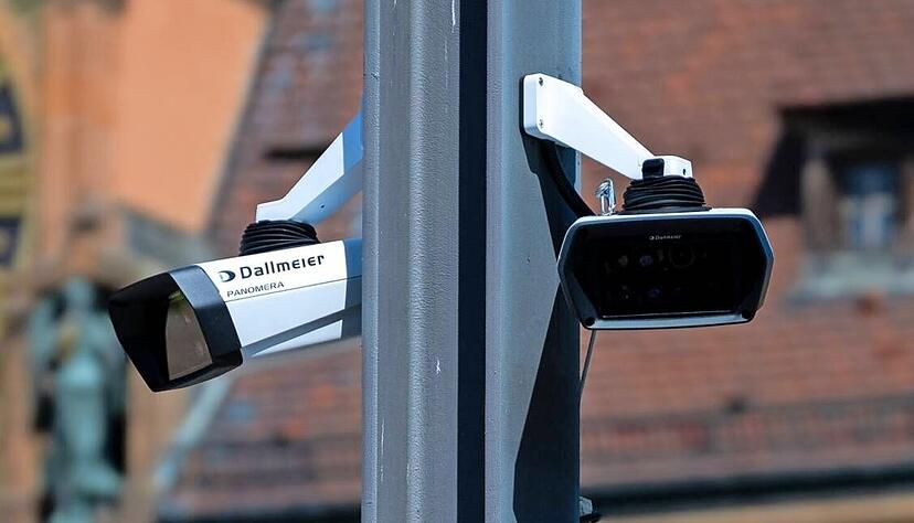 Die Stadt Heilbronn hat die Überwachungskameras auf dem Marktplatz in Betrieb genommen. Die Stadt Heilbronn hat die Überwachungskameras auf dem Marktplatz in Betrieb genommen.