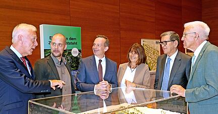 Freuen sich auf den Ipai (von links): Harry Mergel, Jonas Andrulis, Volker Wissing, Silke Lohmiller, Reinhold Geilsdörfer und Winfried Kretschmann.
Foto: Seidel