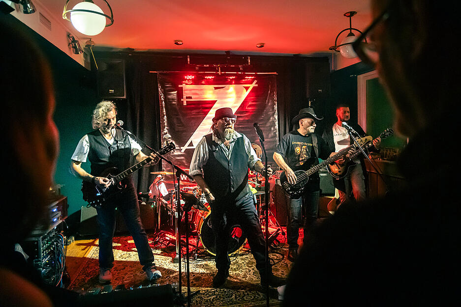 Heilbronner Live-Nacht mit 14 Acts in 13 Lokalen. Heilbronner Live-Nacht mit 14 Acts in 13 Lokalen.