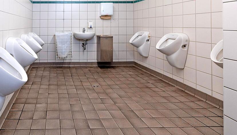 Im Inneren der wohl bekanntesten &ouml;ffentlichen Toilette in Heilbronn: Am Marktplatz gibt es kostenlos die M&ouml;glichkeit, ein WC zu benutzen.