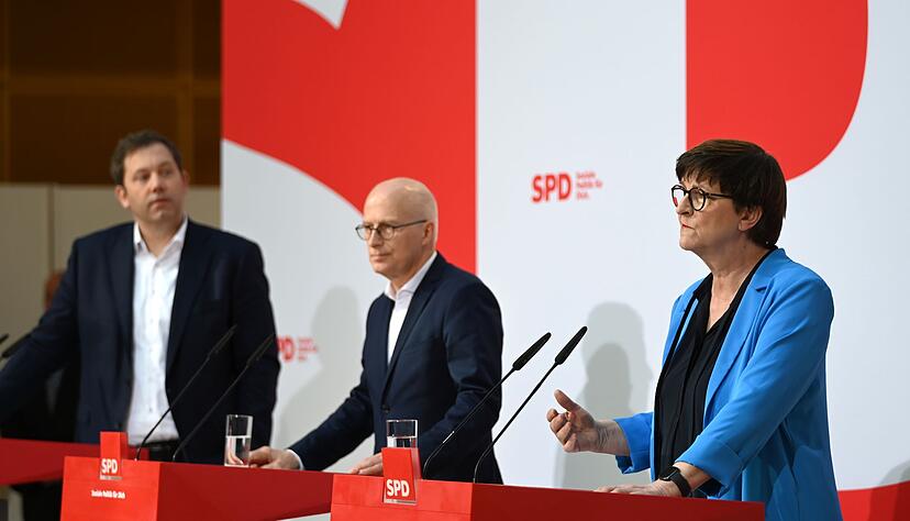 Hamburgs B&uuml;rgermeister Peter Tschentscher l&auml;sst die Frage nach dem k&uuml;nftigen Koalitionspartner seiner SPD vorerst offen.