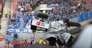 Das Spiel TSG Hoffenheim gegen den VfB Stuttgart wird live im TV und Stream &uuml;bertragen.
