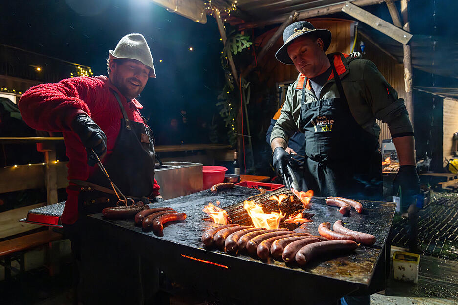 10 Jahre Seeweihnacht: Breitenauer See bietet trotz Regen weihnachtliche Kulisse