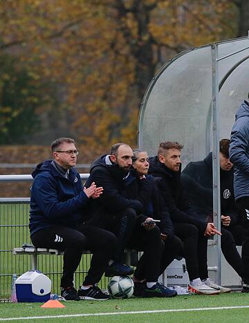F&uuml;r den Klassenerhalt in der Fu&szlig;ball-Verbandsliga ziehen Trainer Manuel Fischer und der VfR Heilbronn alle Register.