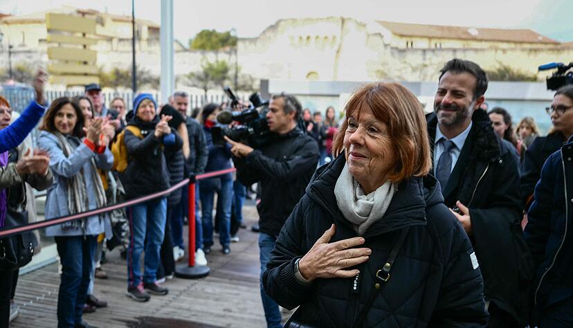 Gisèle Pelicot erhielt an den Verhandlungstagen viel Unterstützung durch Sympathisantinnen. (Archivbild) Gisèle Pelicot erhielt an den Verhandlungstagen viel Unterstützung durch Sympathisantinnen. (Archivbild)