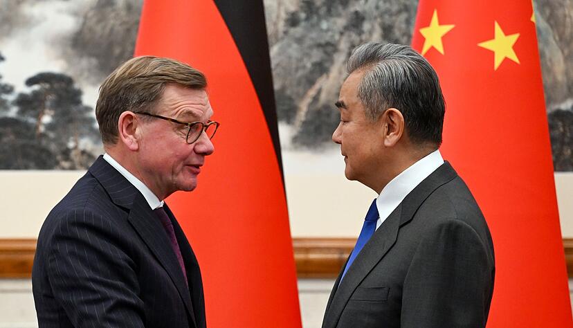 Au&szlig;enminister Johann Wadephul (CDU) hatte sich Anfang Dezember bei seinem China-Besuch in der Hauptstadt Peking mit seinem Kollegen Wang Yi getroffen.