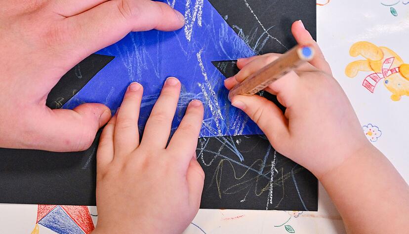 Das Kindergeld soll sowohl 2025 als auch 2026 steigen.