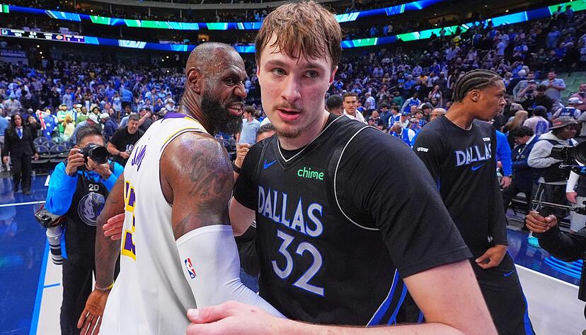 Cooper Flagg (r.) stellte Superstar LeBron James in den Schatten.