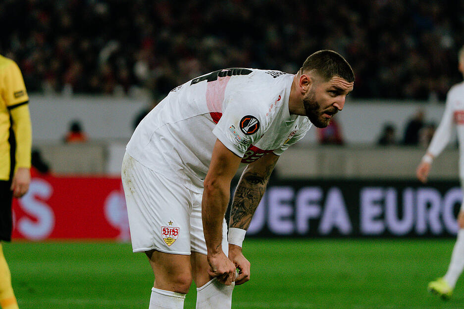 Jeff Chabot: Sicher bis zur 38. Minute. Dann schaffte er es nicht, seine Abwehr aufzuwecken. Leistete sich selbst ungewohnte Fehler. Note: 4 Jeff Chabot: Sicher bis zur 38. Minute. Dann schaffte er es nicht, seine Abwehr aufzuwecken. Leistete sich selbst ungewohnte Fehler. Note: 4