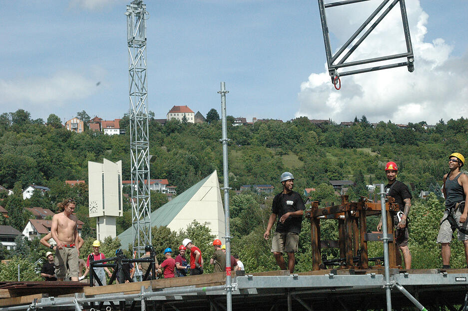 2007 bereitet sich die Kreisstadt Künzelsau sich zum Berner Open Air auf das Konzert von Bryan Adams vor. Das Hohenloher Unternehmen feiert am 14. Juli, zusammen Bryan-Adams-Fans, das 50-jährige Unternehmensjubiläum.
