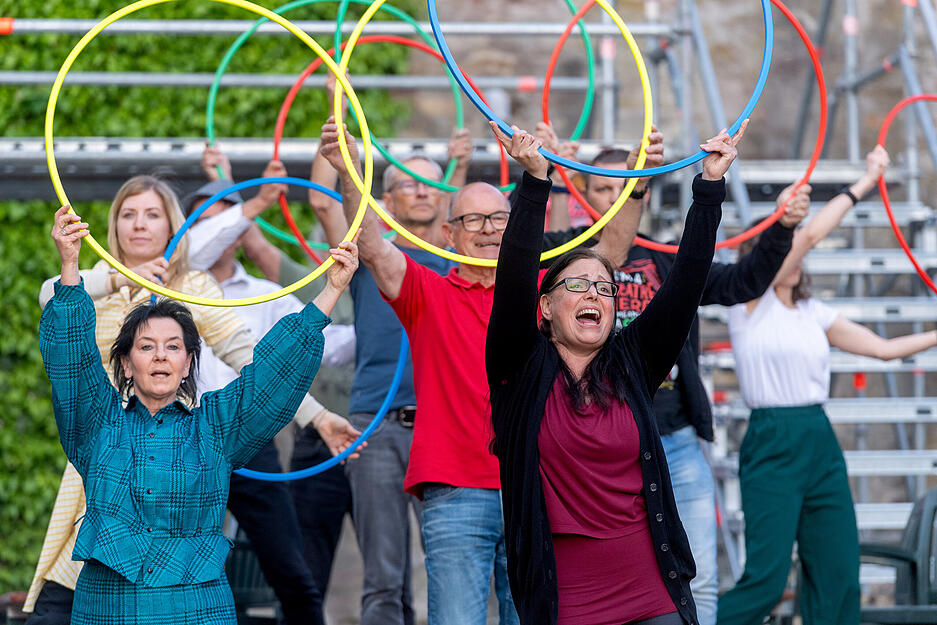 Proben zu "Petticoat und Minirock" bei den Burgfestspielen Stettenfels. Proben zu "Petticoat und Minirock" bei den Burgfestspielen Stettenfels.