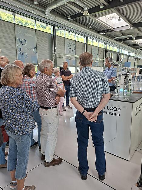 Rund 40 Leserinnen und Leser der Heilbronner Stimme besuchen B&uuml;rkert in Ingelfingen.