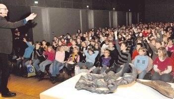 Bernd Herkner kennt sich als Leiter des Senckenbergmuseums in Frankfurt bestens mit Dinosauriern aus.Foto: Ulrike Kugler Bernd Herkner kennt sich als Leiter des Senckenbergmuseums in Frankfurt bestens mit Dinosauriern aus.Foto: Ulrike Kugler