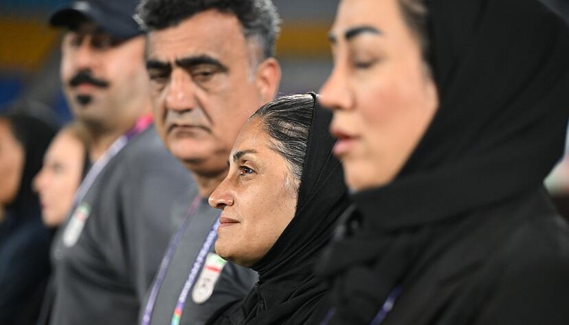 Auch Trainerin Marziyeh Jafari sang die Hymne nicht mit.