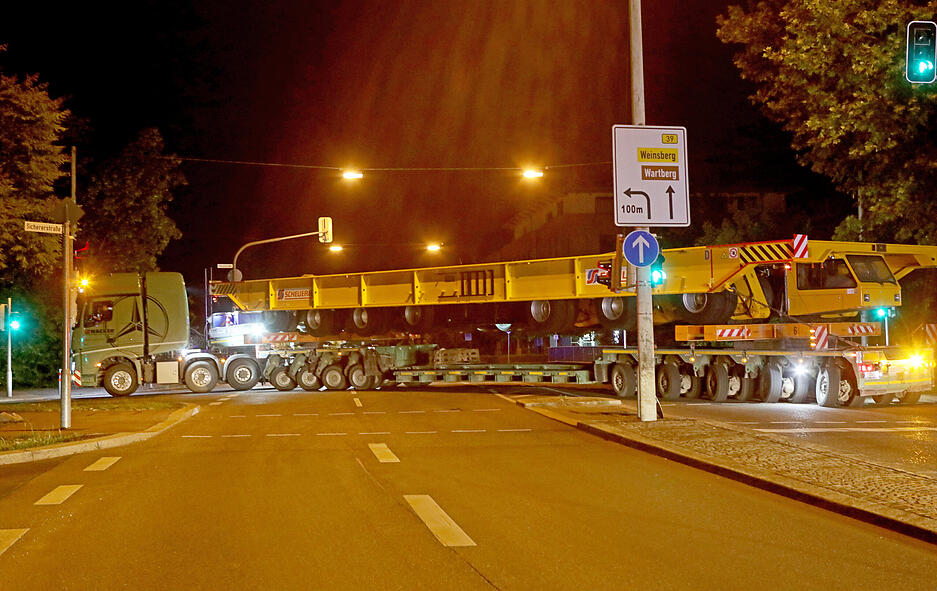 Schwertransport durch Heilbronn