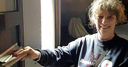 Auch in der Nacht mit einem freundlichen L&auml;cheln: Stimme-Austr&auml;gerin Cornelia Stadler.
Foto: Andr&eacute; Daub