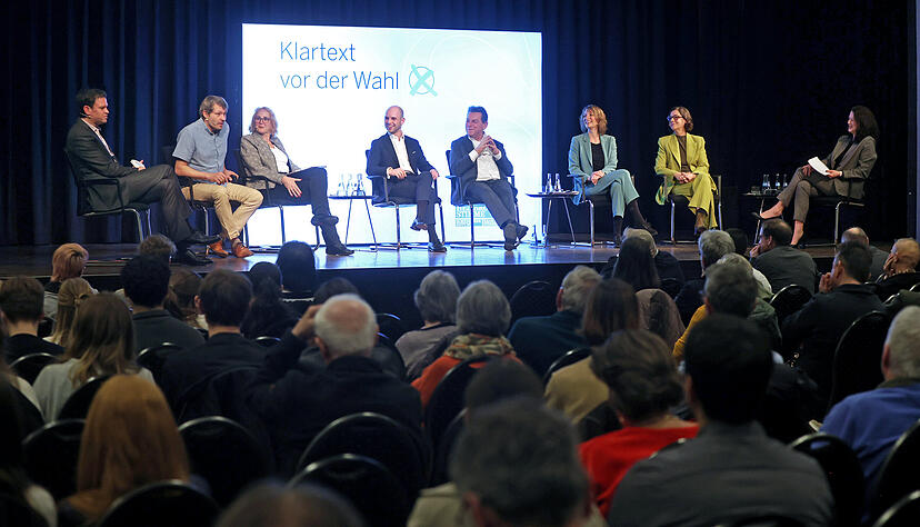 Stimme-Wahlforum in Untereisesheim zur Landtagswahl Baden W&uuml;rttemberg mit den Kandidaten des Wahlkreis Neckarsulm auf dem Podium.