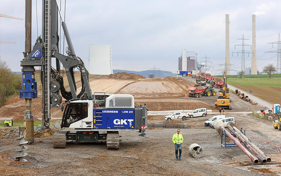 Mit dem Spatenstich nimmt die Nordumfahrung Heilbronn nach jahrzehntelanger Planung Fahrt auf.