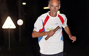Am 20. September 2010 startete Jürgen Mennel zu seinem Athenlauf.
Foto: Veigel Am 20. September 2010 startete Jürgen Mennel zu seinem Athenlauf.
Foto: Veigel