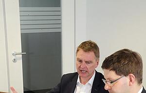 Uwe Jaggy (links) und Dr. Jan Röttgers im Stimme-Gespräch.
Foto: Sawatzki