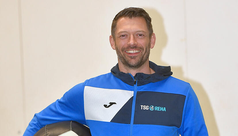 Als Reha-Trainer hat Bernd Steinhoff neben Hobbyläufern schon viele Spitzensportler - darunter Handball-Nationalkeeper Andreas Wolf - wieder fit gemacht. Als Reha-Trainer hat Bernd Steinhoff neben Hobbyläufern schon viele Spitzensportler - darunter Handball-Nationalkeeper Andreas Wolf - wieder fit gemacht.