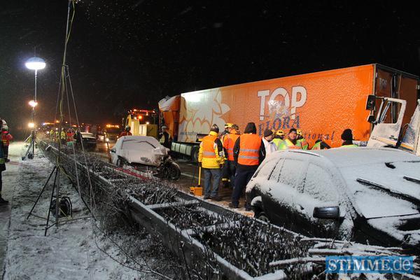 Aufräumarbeiten nach A6-Unfall | 20.02.