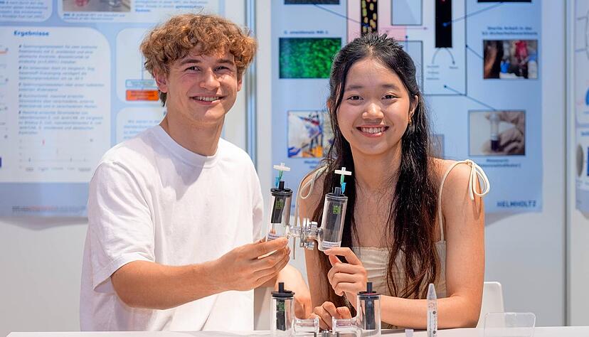 Die 18-j&auml;hrigen Anthony Eliot Striker und Tina Thao-Nhi Schatz aus Berlin haben eine mikrobielle Brennstoffzelle entwickelt, die k&uuml;nftig zur Energieerzeugung genutzt werden soll.