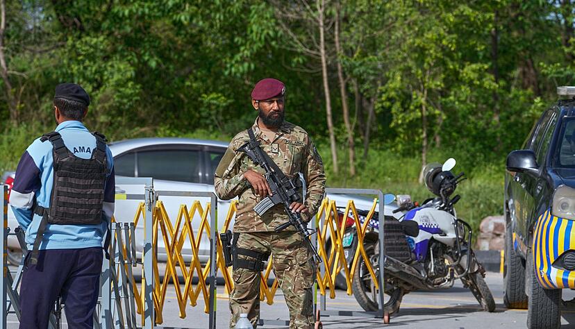 Unter hohen Sicherheitsvorkehrungen sollen Gespräche zwischen Vertretern der USA und des Irans in der pakistanischen Hauptstadt Islamabad beginnen. Unter hohen Sicherheitsvorkehrungen sollen Gespräche zwischen Vertretern der USA und des Irans in der pakistanischen Hauptstadt Islamabad beginnen.