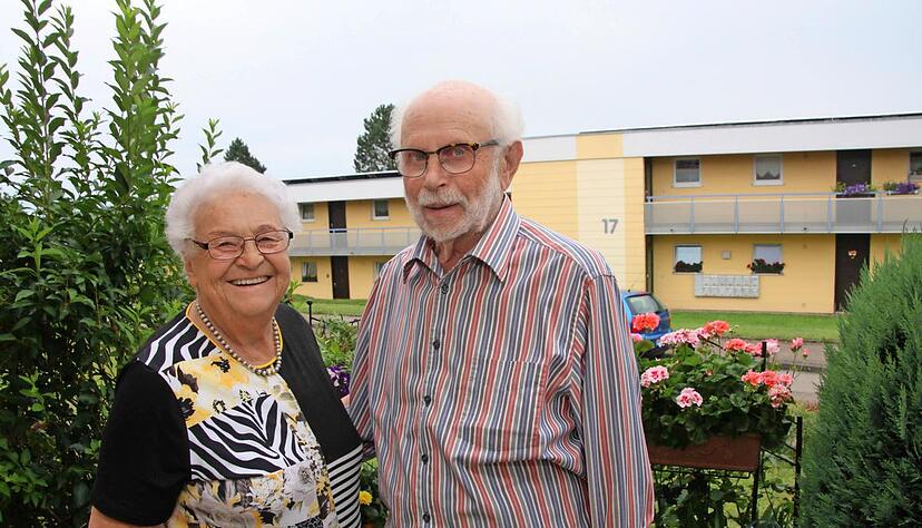 Das Ehepaar Hanna und Gerhard Hüfner aus Wüstenrot ist 65 Jahre verheiratet und feiert das Ehejubiläum der eisernen Hochzeit.Foto: Gustav Döttling Das Ehepaar Hanna und Gerhard Hüfner aus Wüstenrot ist 65 Jahre verheiratet und feiert das Ehejubiläum der eisernen Hochzeit.Foto: Gustav Döttling