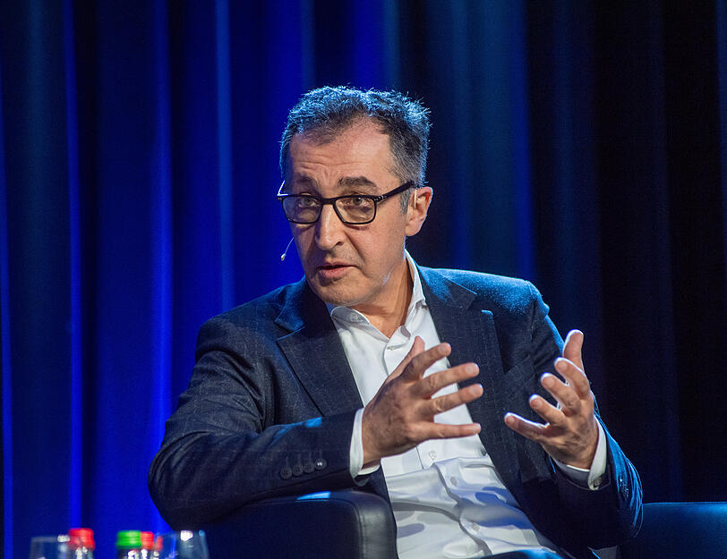 Cem &Ouml;zdemir will als Spitzenkandidat der Gr&uuml;nen Winfried Kretschmann auf den Posten des Ministerpr&auml;sidenten folgen.