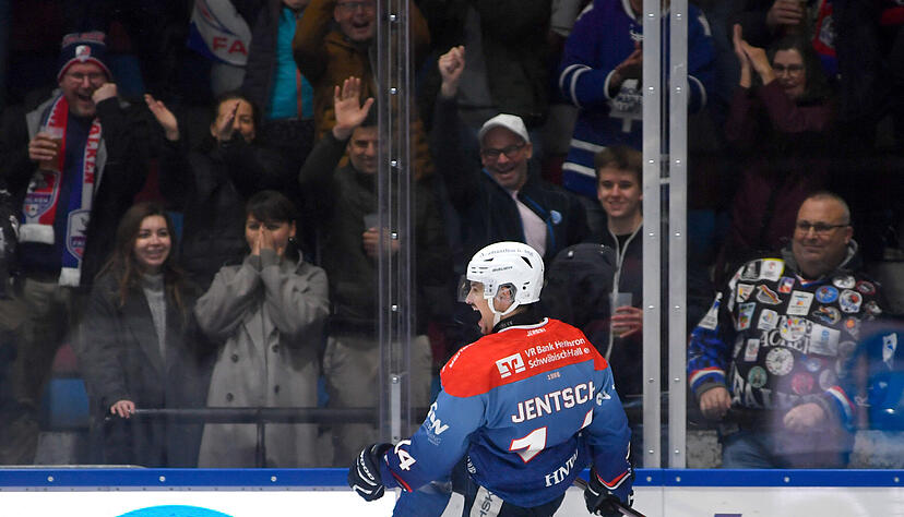 Niklas Jentsch erzielte den 2:3-Anschlusstreffer. Am Ende reichte es für sein Team aber nicht, um in Bad Tölz zu gewinnen. Niklas Jentsch erzielte den 2:3-Anschlusstreffer. Am Ende reichte es für sein Team aber nicht, um in Bad Tölz zu gewinnen.