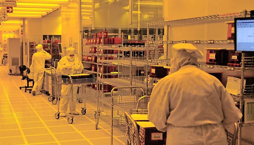 Einst war die Telefunken-Produktion das Herzstück des Hightechstandorts. Jetzt stehen die Machinen still, alles wird leergeräumt.Foto: Archiv/Telefunken