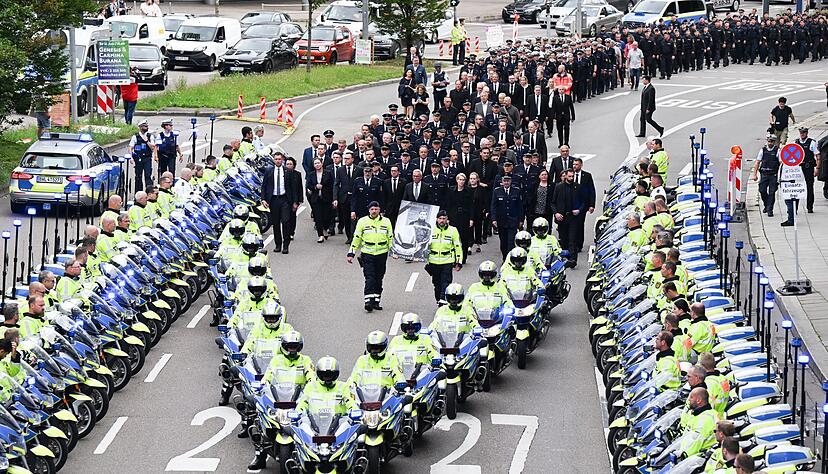 Trauermarsch f&uuml;r den get&ouml;teten Polizisten in Stuttgart. (Archiv-Foto)