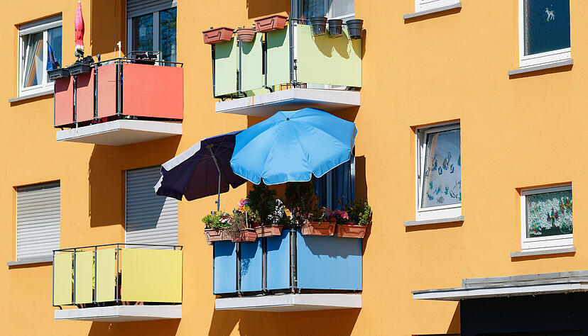 Bei der Wohnungssuche z&auml;hlen gute Planung und Offenheit: Wer vorbereitet und engagiert ist, &uuml;berzeugt Vermieter schneller.