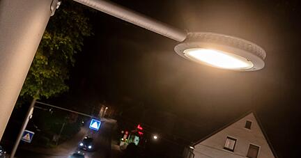 Straßenlaternen nachts abzuschalten, steht derzeit noch nicht zur Debatte in der Region.
Foto: dpa Straßenlaternen nachts abzuschalten, steht derzeit noch nicht zur Debatte in der Region.
Foto: dpa