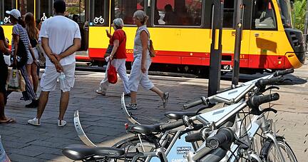 Leihräder des Campusrad-Projekts am Heilbronner Marktplatz: Sie sind Mitarbeitern und Studenten vorbehalten, ein System für alle fehlt.

Foto: Ralf Seidel