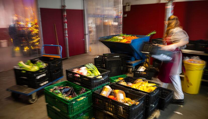 Lebensmittel gesucht, Helfer gesucht: Die Lage bei den Tafeln in Deutschland bleibt angespannt. (Archivbild)