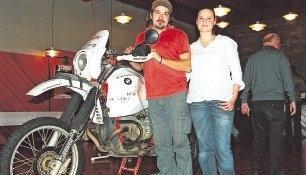 Mit dem Motorrad 32 000 Kilometer weit auf Off-Road-Tour in Afrika waren Sascha Jillich und Daniela Wagner, die ihre Eindrücke wiedergaben.Foto; Rudolf Landauer